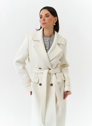 Женское пальто белого цвета