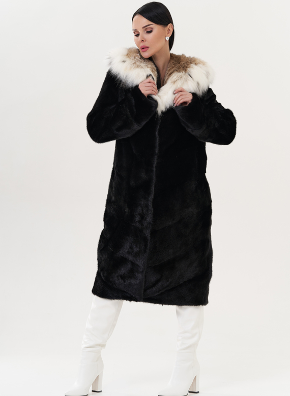 Норковая шуба черного цвета с рысью