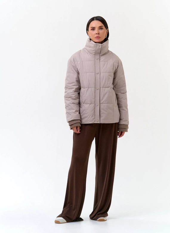 Женская куртка с воротником стойкой