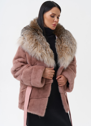 Короткая шуба из норки с капюшоном из рыси