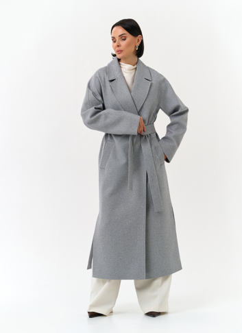 Женское пальто с английским воротником