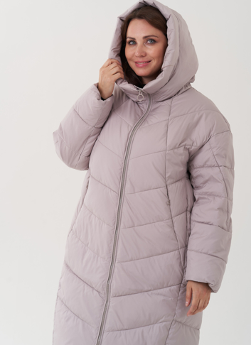 Женский пуховик с капюшоном бежевого цвета 