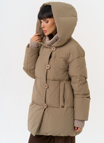 Женский пуховик с акцентными пуговицами