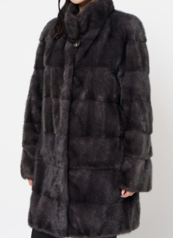 Норковая шуба с воротником стойка в цвете графит