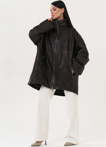 Кожаная удлиненная куртка черного цвета