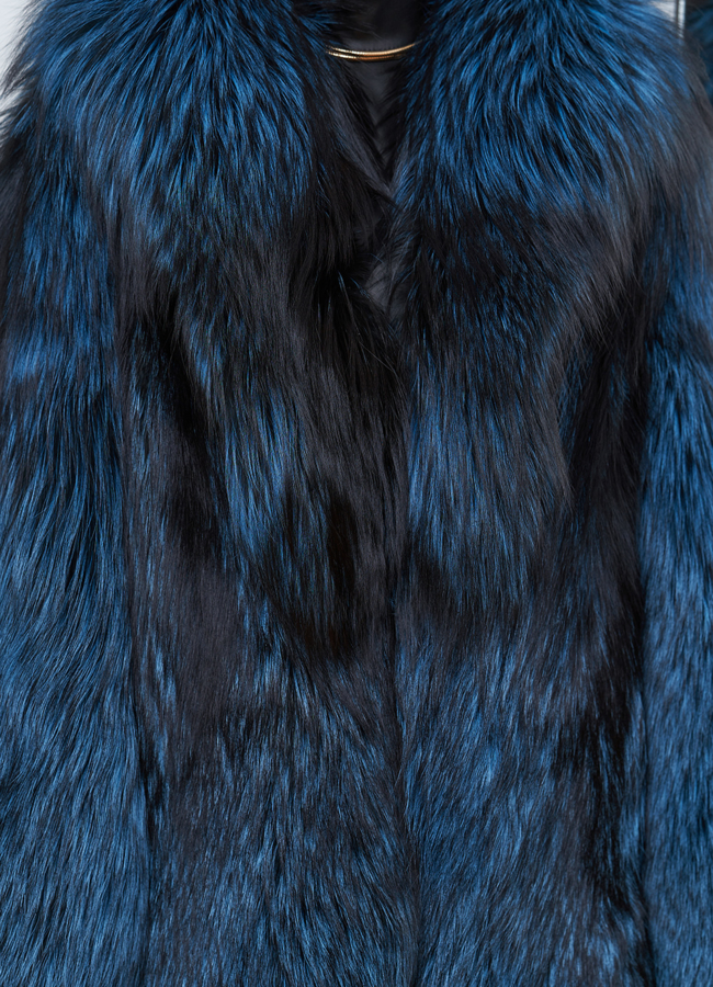 Шуба из меха чернобурки голубого цвета модель № 27613 универмаг малина