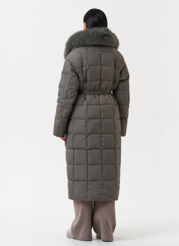 Женский пуховик с английским воротником