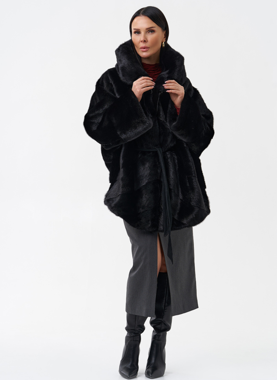 Шуба с капюшоном и норки